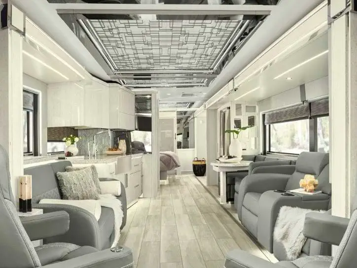 Newmar King Aire Interior